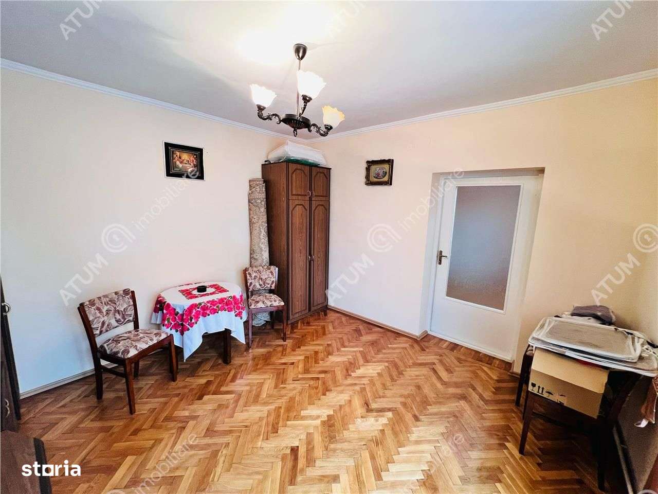 Casa de 3 camere cu pivnita si teren situata in zona Lupeni Sibiu - Imagine principală: 2/20