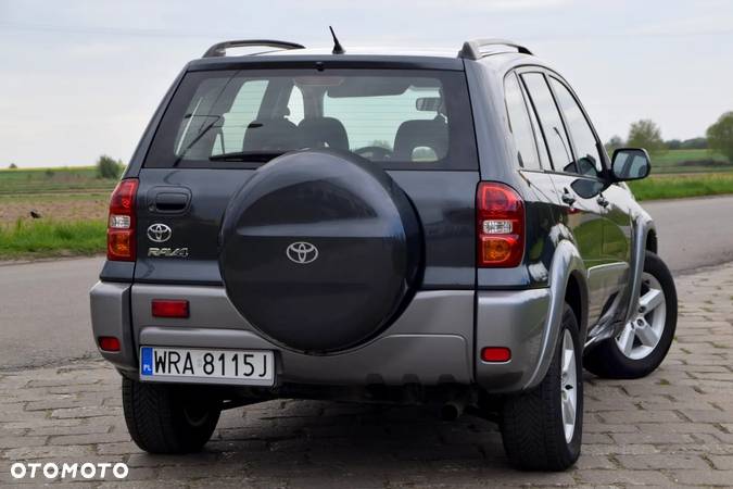 Toyota RAV4 2.0 VVT-i 4x4 - 12