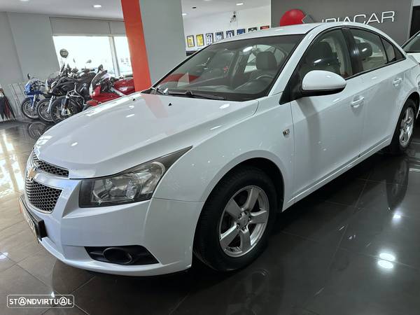 Chevrolet Cruze 1.6 LS - 6