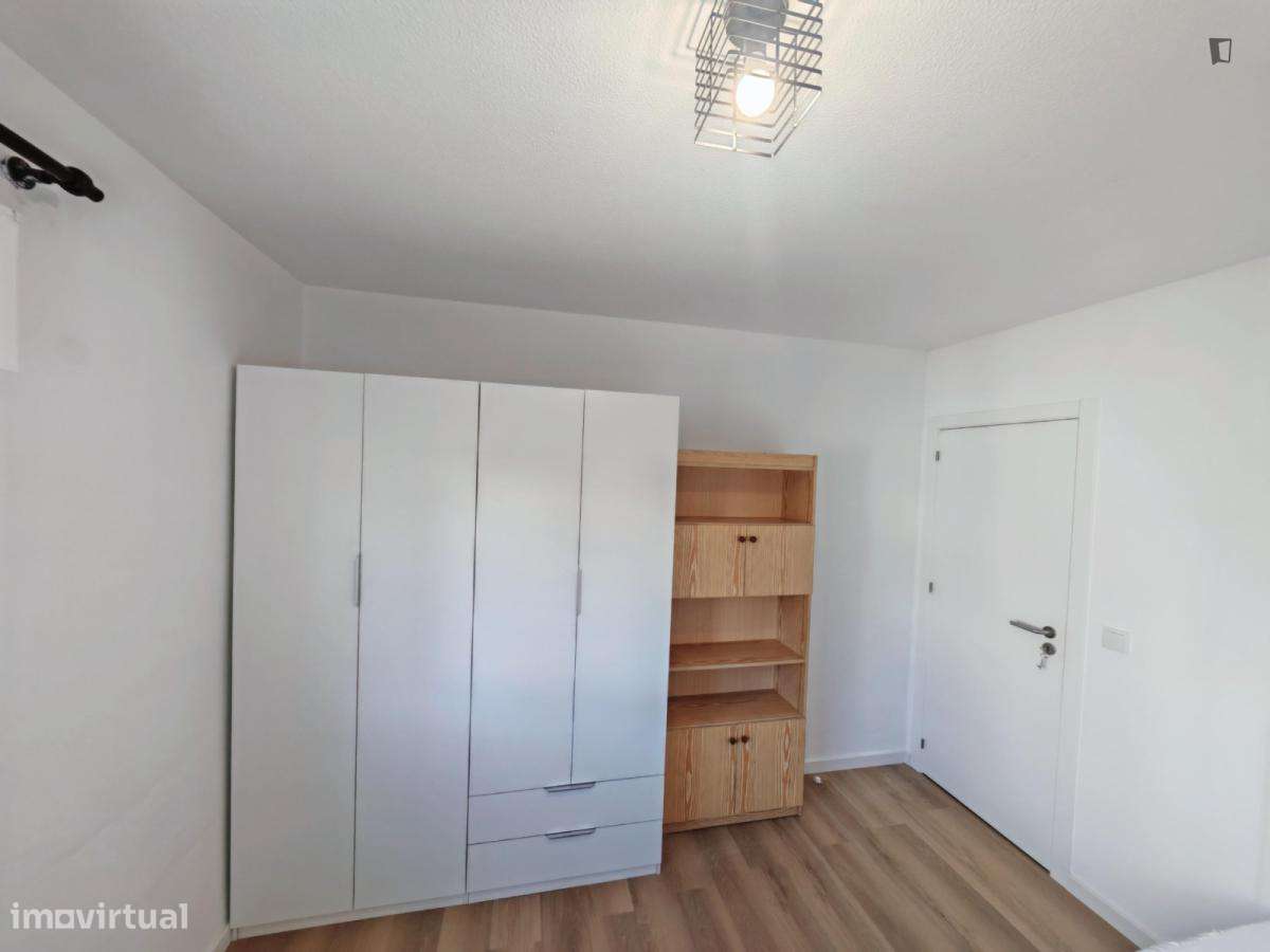 Quarto - localizado em Sé de Braga e São Lázaro Braga - Grande imagem: 3/10