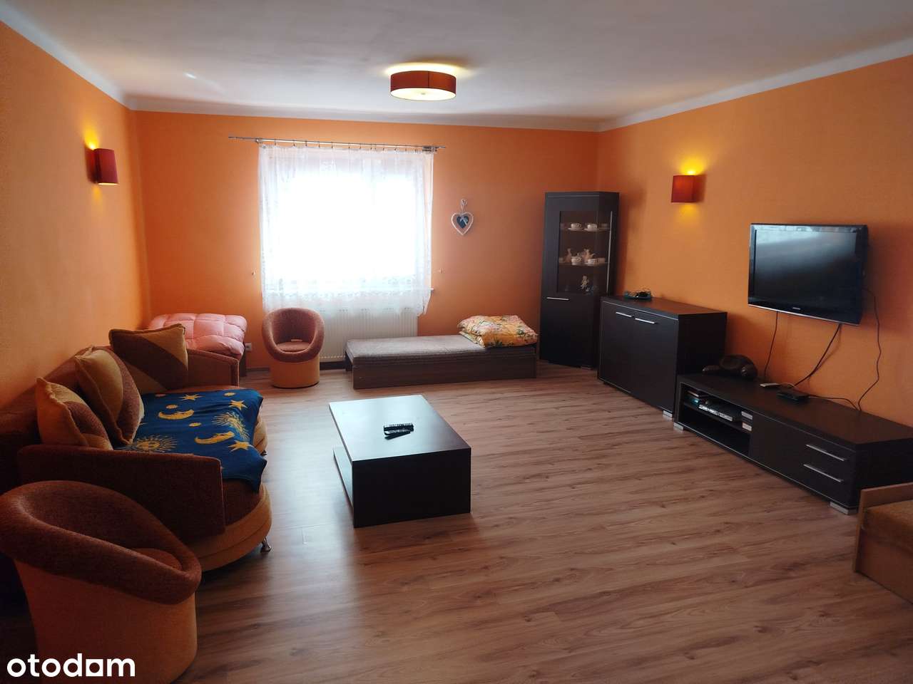 OBIEKT HANDLOWO-USŁUGOWY O POW.969M2+BUD. GOSP\DZIAŁKA 8266M2\ĆMIELÓW-15