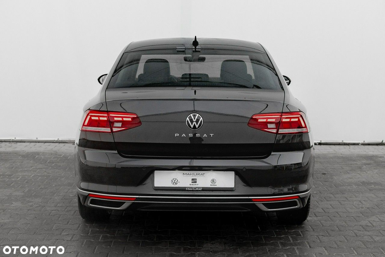 Volkswagen Passat 2.0 TDI Elegance DSG - 9