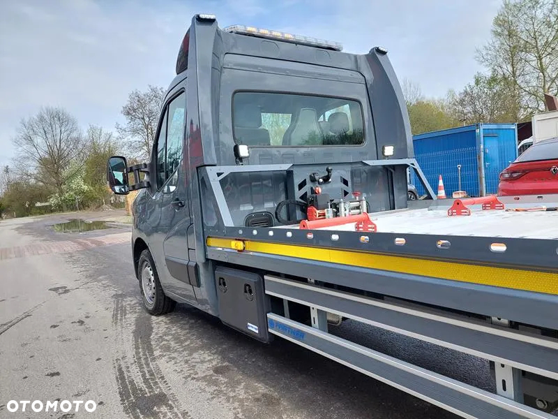 Renault Master laweta 165 km - 18