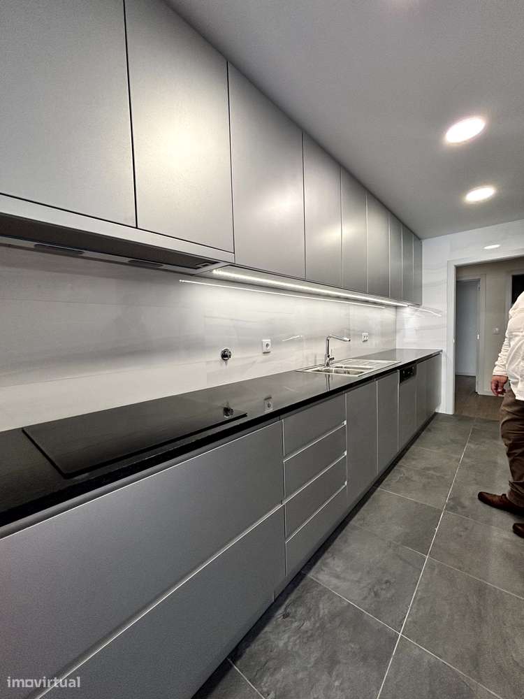 OPORTUNIDADE PREMIUM NO CORAÇÃO DO PORTO - Apartamento T3-4