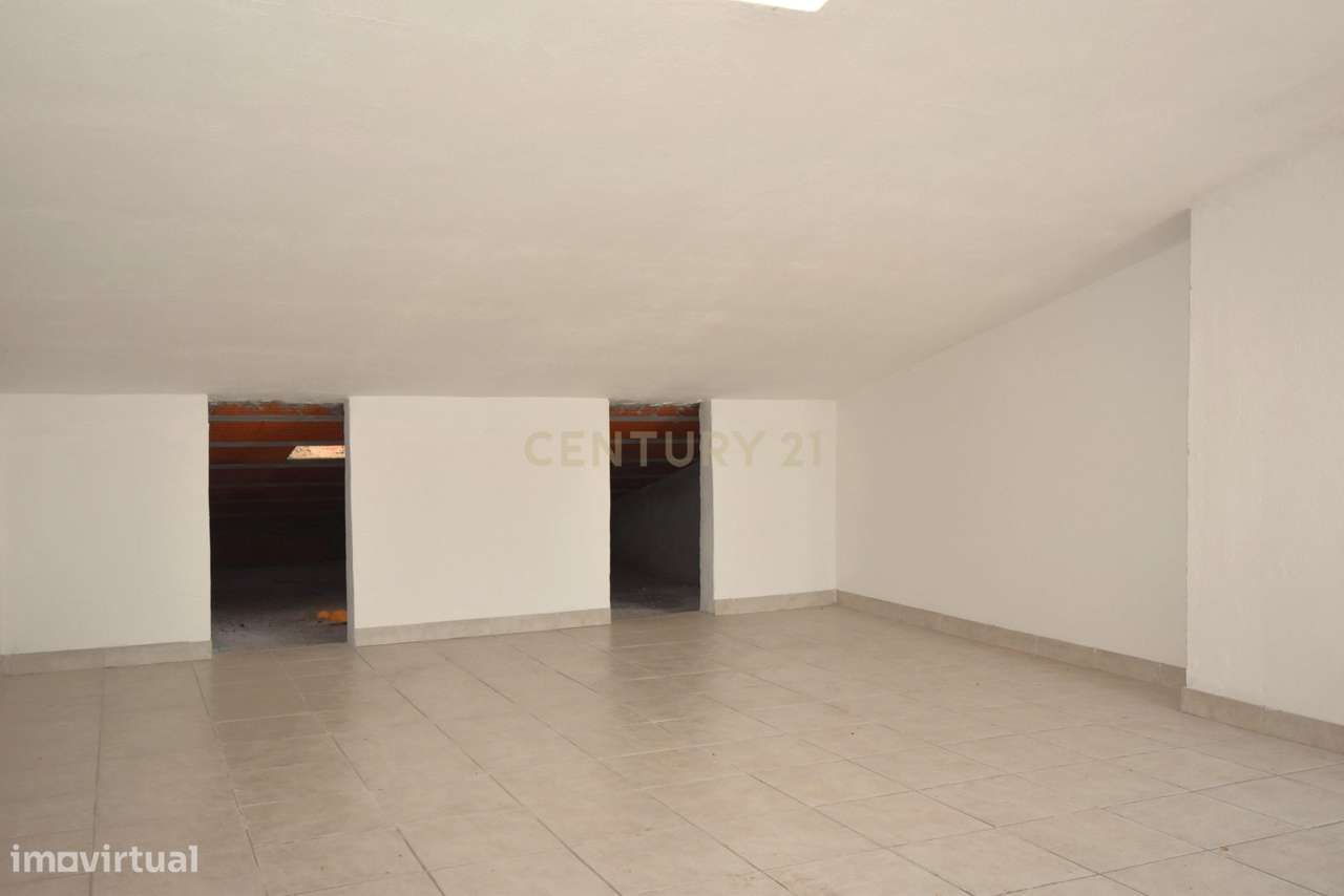 Moradia Isolada T4 Sarilhos Grande, Montijo-32