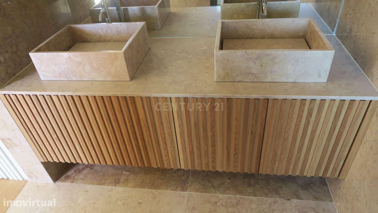 Moradia nova com 4 quartos e jardim.-23