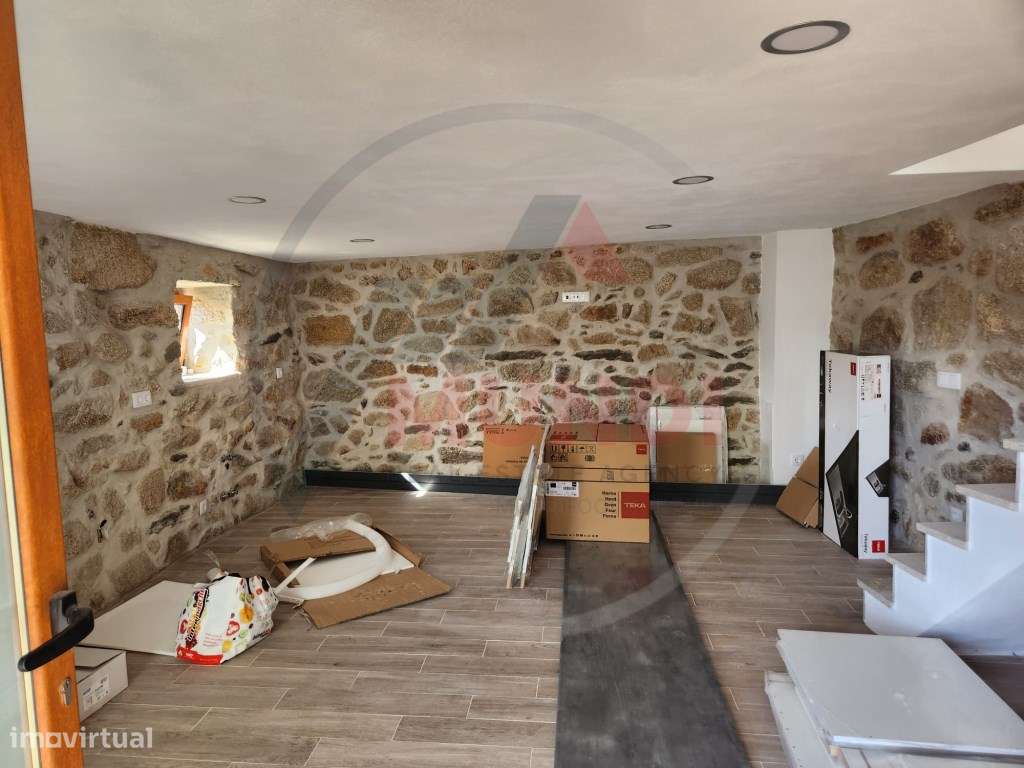 Moradias/casa ou Quintinha em Tondela, ideal para turismo rural. - Grande imagem: 3/30