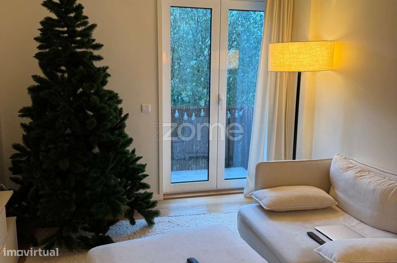 Apartamento T2 Renovado | Praça da Pedra Verde – Porto-2