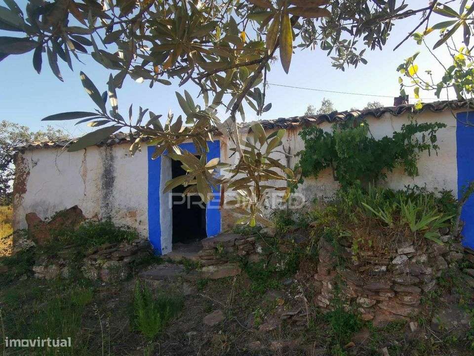 Ruina  com a pocibilidade de constroção de 2000 m2 - Grande imagem: 5/29