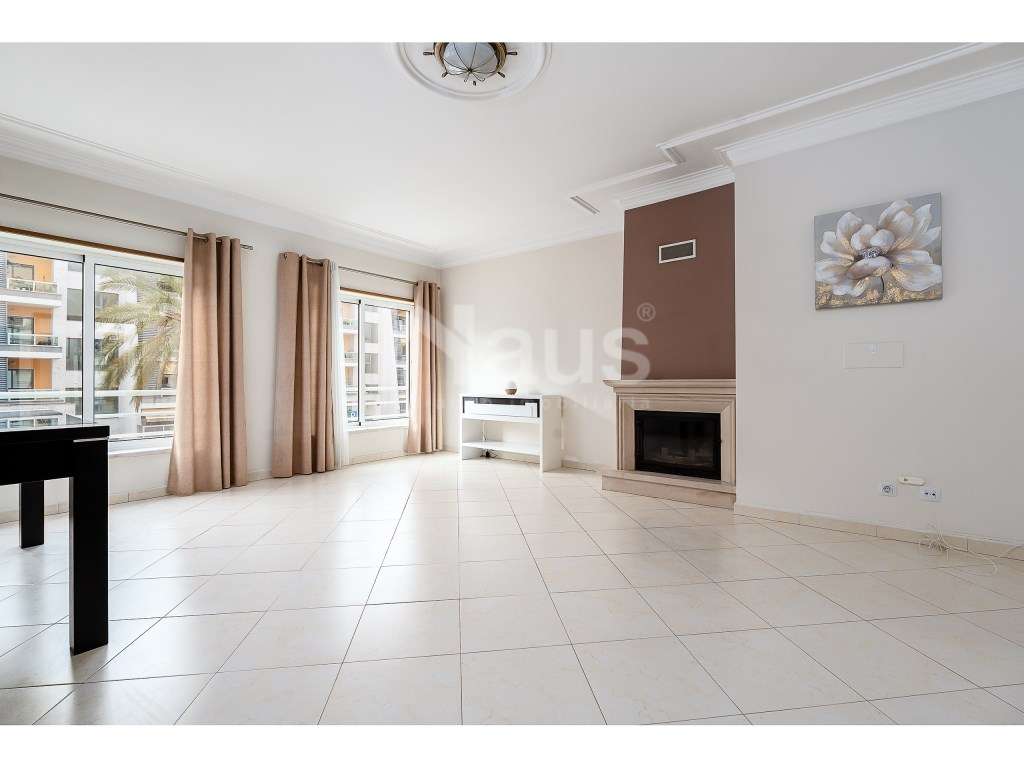 Apartamento T3 com parqueamento e arrecadação - Grande imagem: 2/24