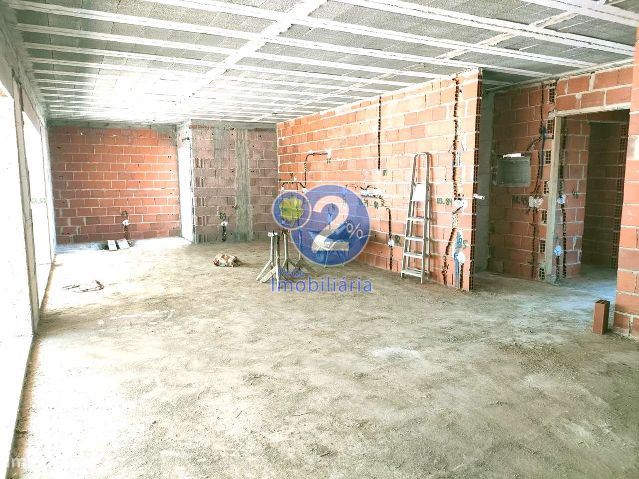 Moradia T3+1 em construção-7