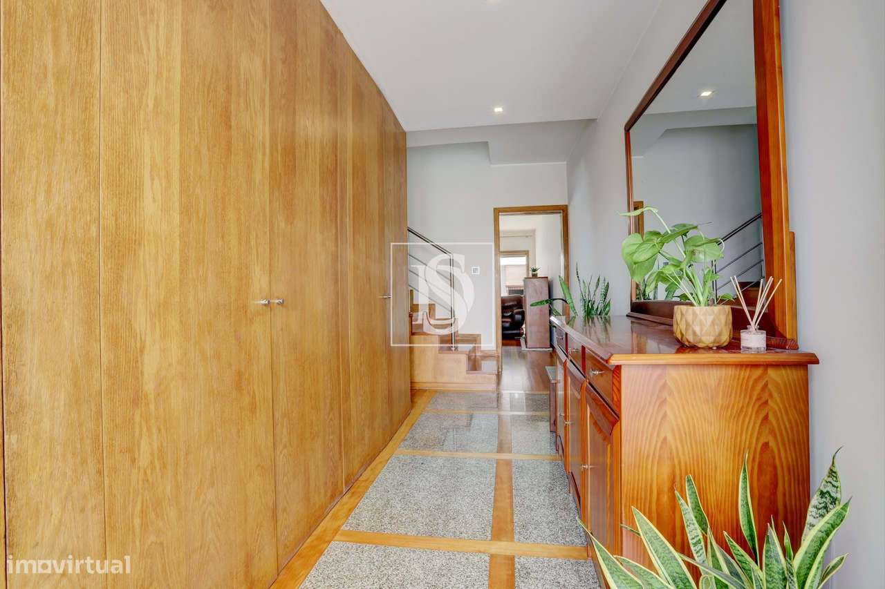 Moradia T3 com espaço exterior e garagem - Nogueira - Maia-17