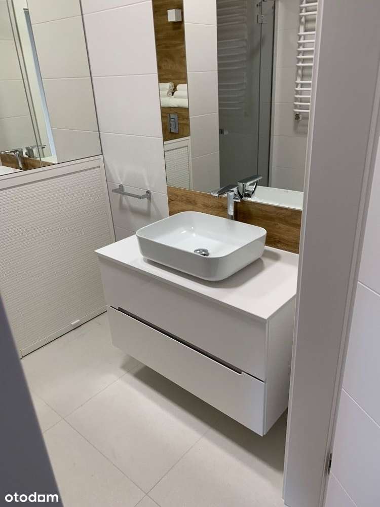 Przestronny apartament 3 pokojowy.-8