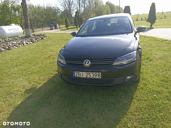 Volkswagen Jetta 1.6 TDI Comfortline - 8