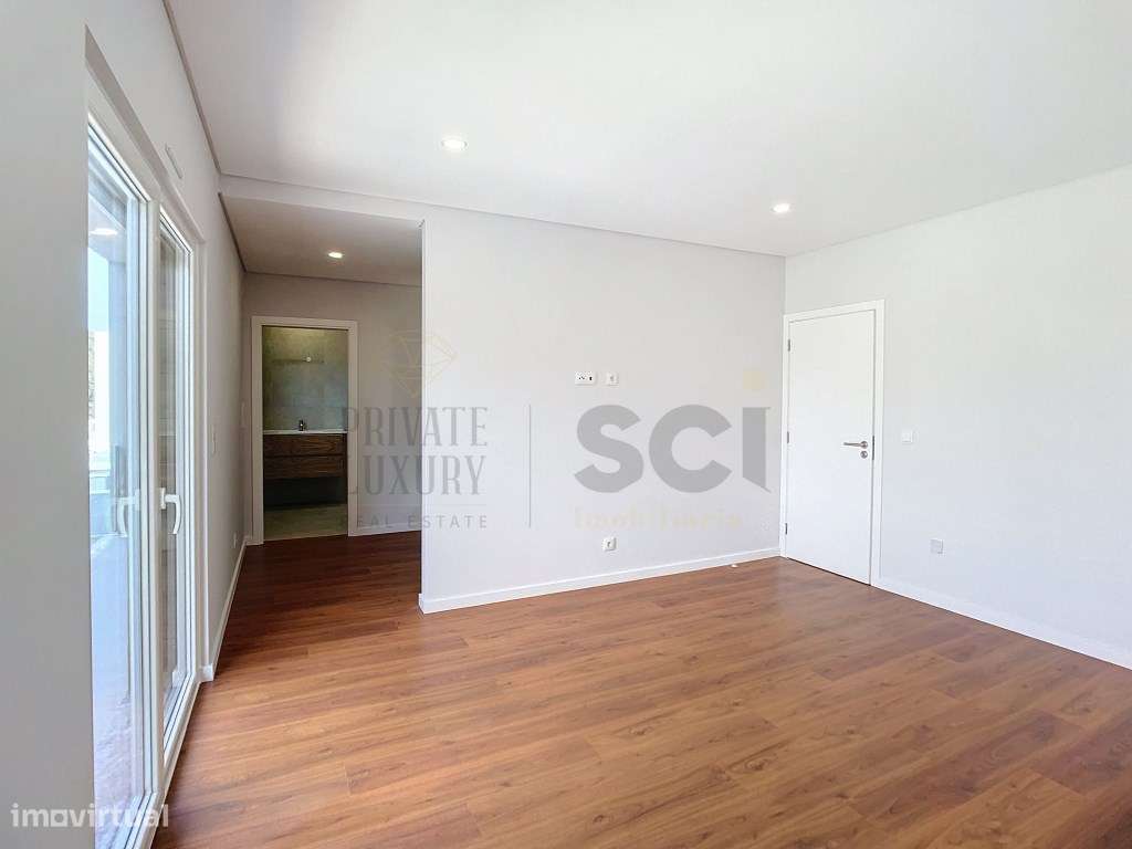 Moradia T4 Térrea Isolada em Azeitão com Piscina e Garagem-25