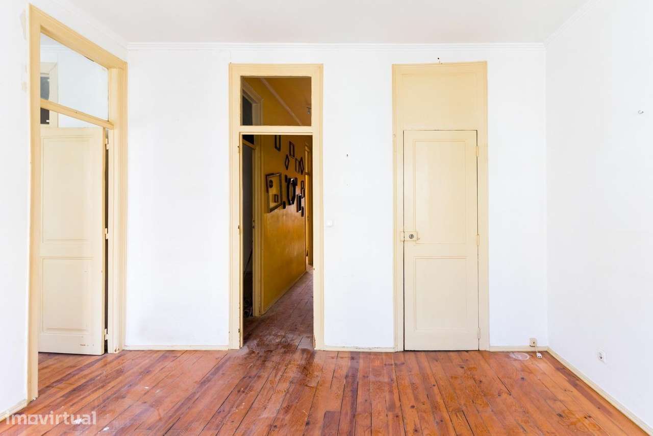 T3+1 Duplex em Edifício Recuperado!-19