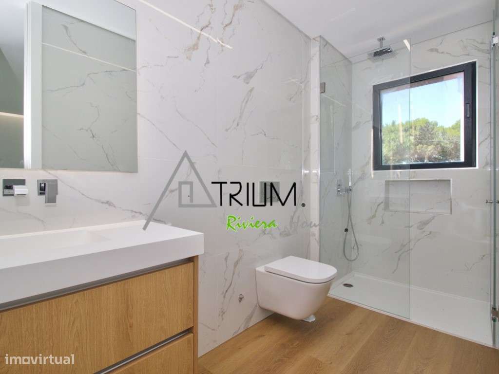 Moradia T4+1 Isolada com piscina e jardim nova-24