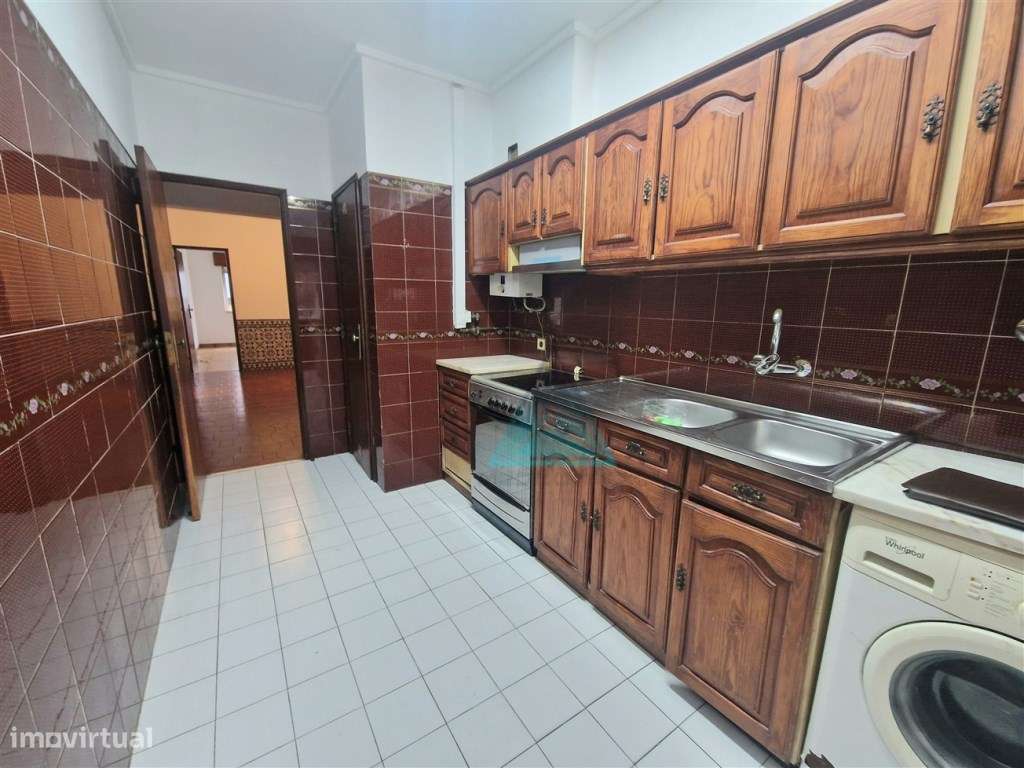 T3 Arrentela * * * 1 ANDAR * BOAS ÁREAS-10