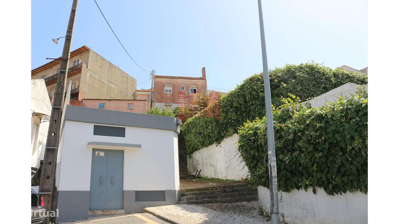 Moradia T2+T2 | Terreno 326 M2-6