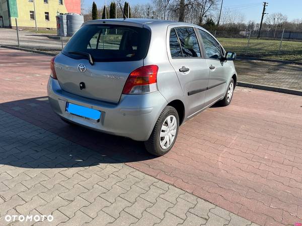 Toyota Yaris 1.0 Terra - 10