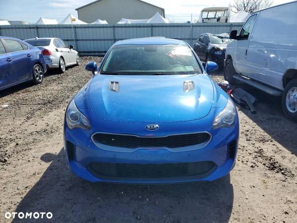 Kia Stinger - 6