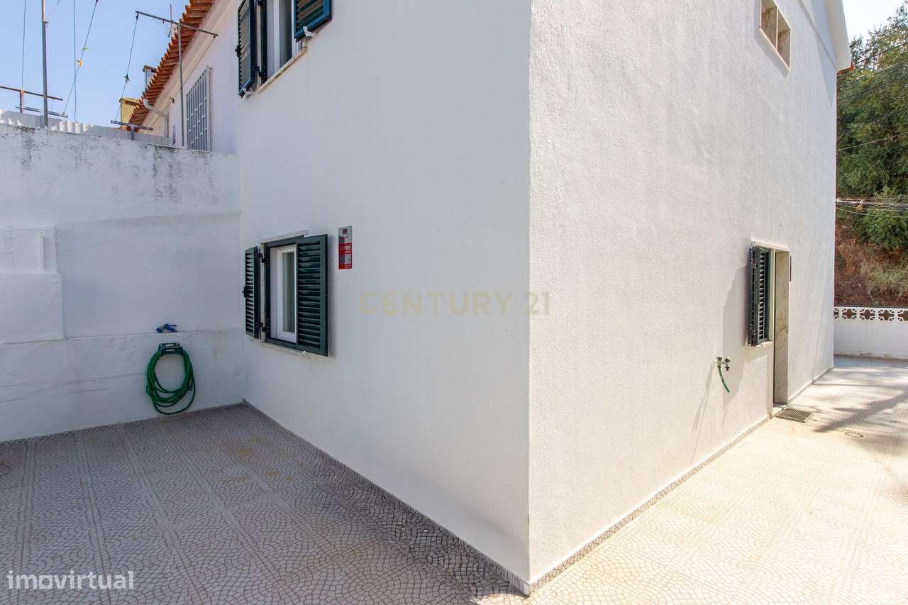 Casa Renovada em Setúbal com Vista Panorâmica-18
