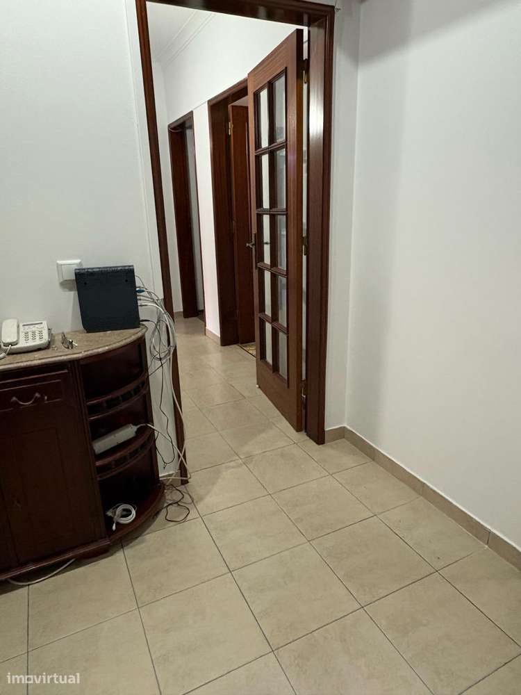 Excelente T3 com terraço e duas garagens!-10