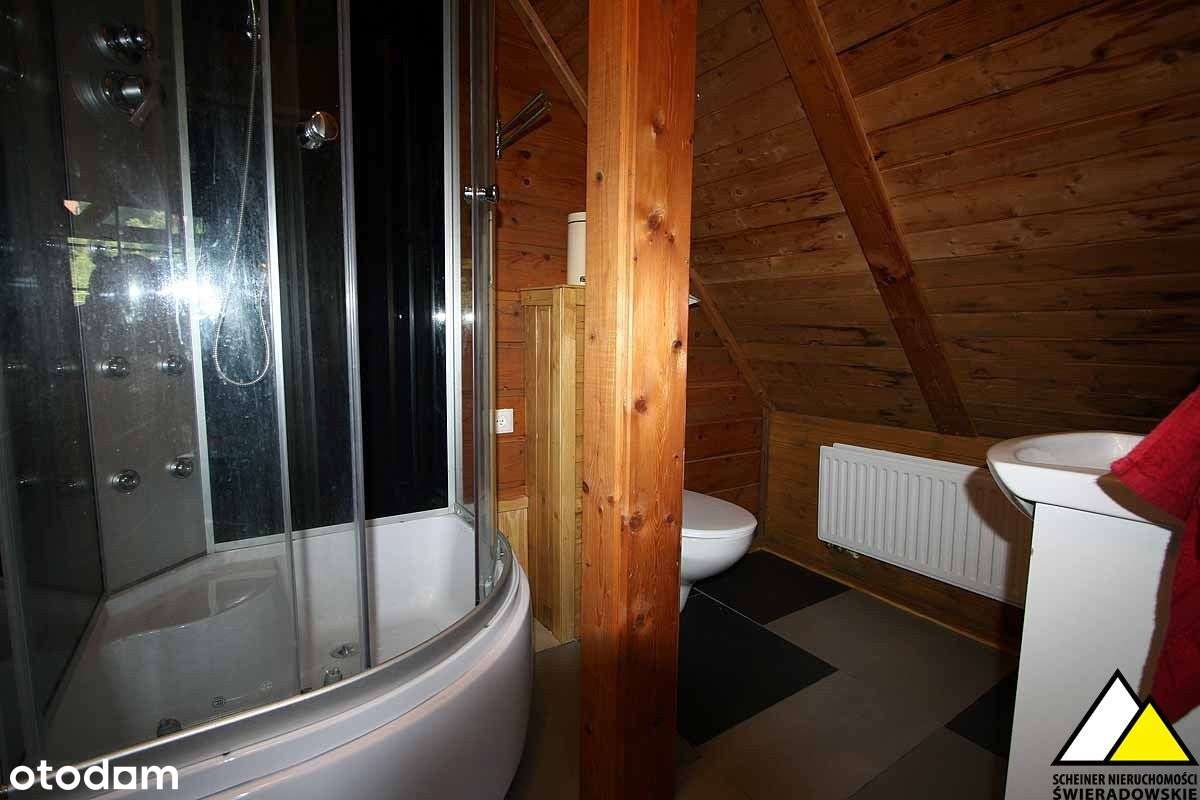 Dom z pokojami do wynajęcia i sklepem.-19