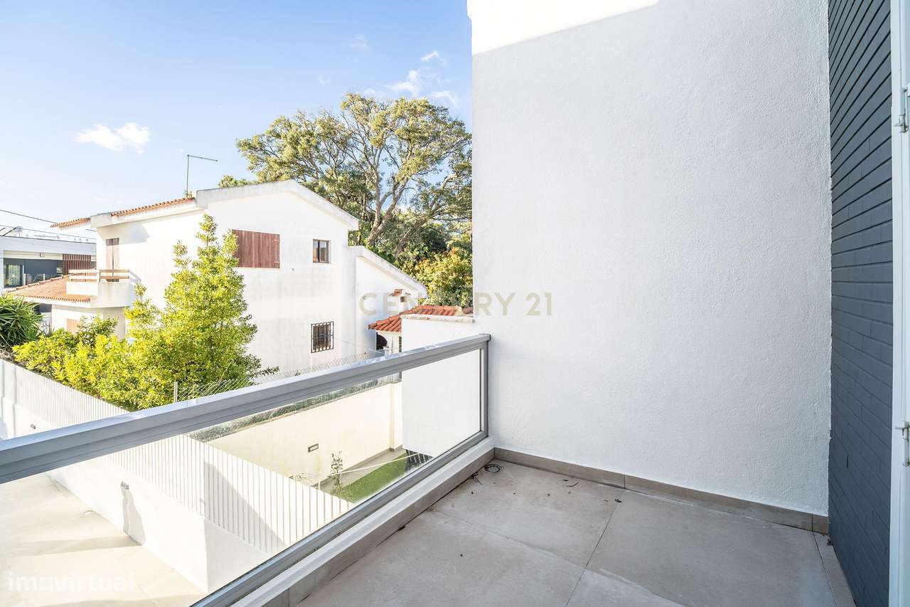 Moradia T6 com Piscina - Charneca de Caparica-48