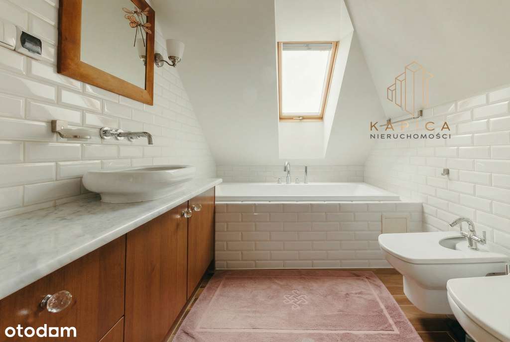 Urokliwy dom w stylu dworkowym 136m² działka 2,4h-15