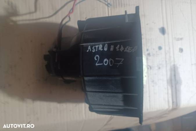 Ventilator aeroterma 52421335 Opel Astra H  [din 2004 pana  2007] seria wagon 1.7 CDTI MT  (101 hp) - 1