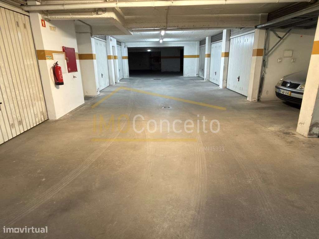 T3 com garagem fechada elevador e sótão - Entroncamento (action)-31