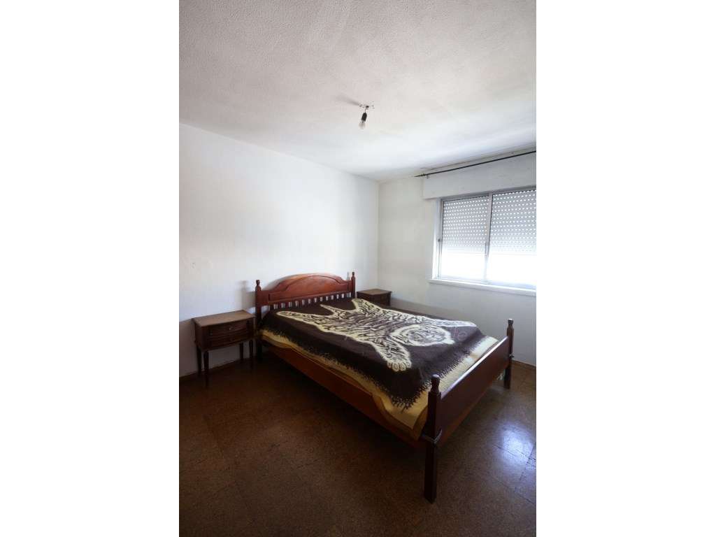 Apartamento T3 Santo António dos Cavaleiros-10