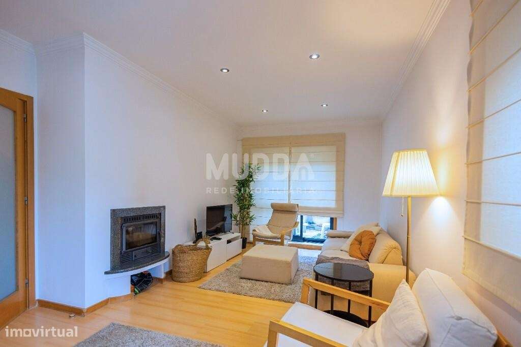 Magnífico Apartamento T2 Recuado no Último Andar com Terraço e Churras-18