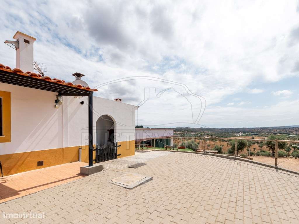 Quinta em Portel - 4,3 Ha de Tradição e Conforto-31