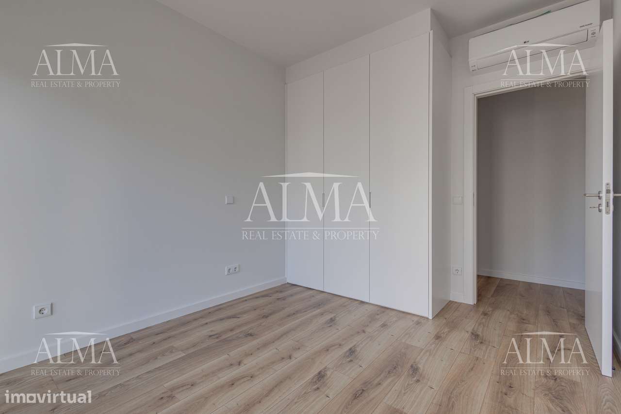 Apartamento T4 novo  na Senhora do Porto-24