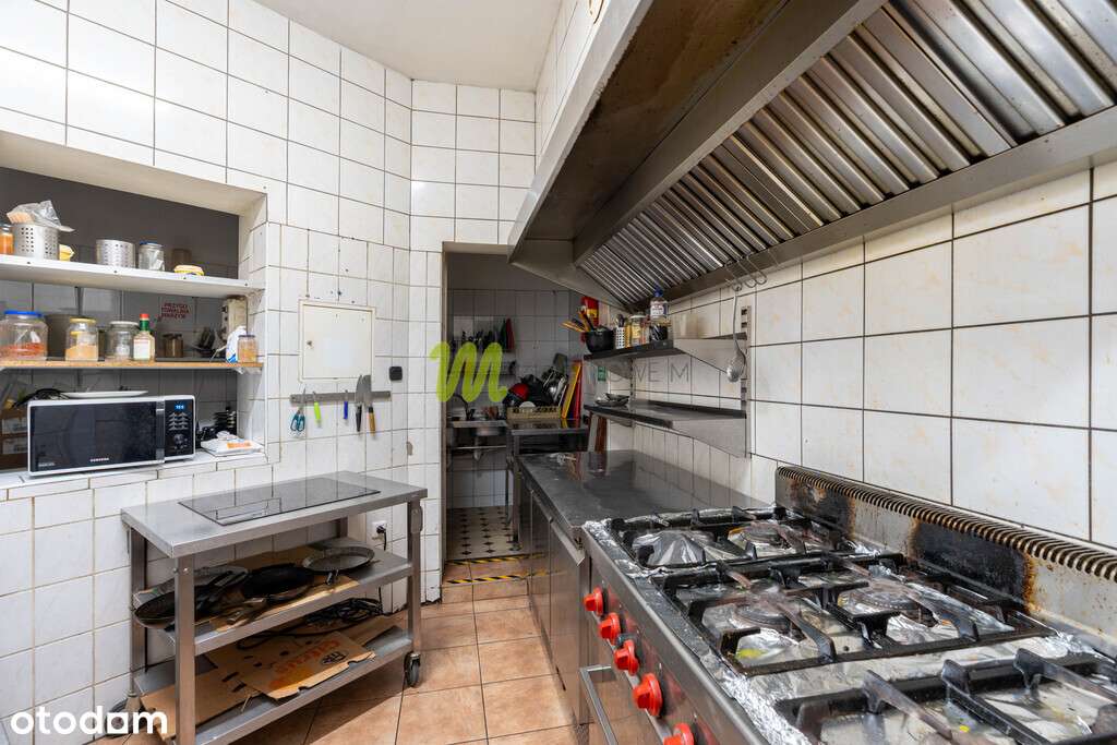 Lokal z witryną, wejściem z ulicy i ogródkiem-5