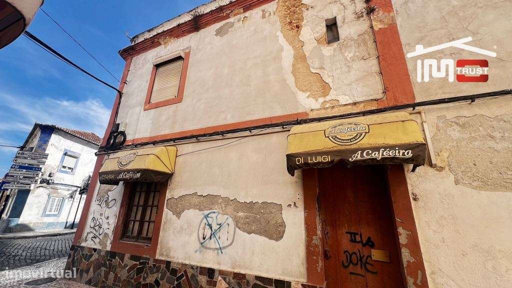 Prédio Habitacional Rés-do-Chão e 1º andar no Centro do Montijo - P...-5