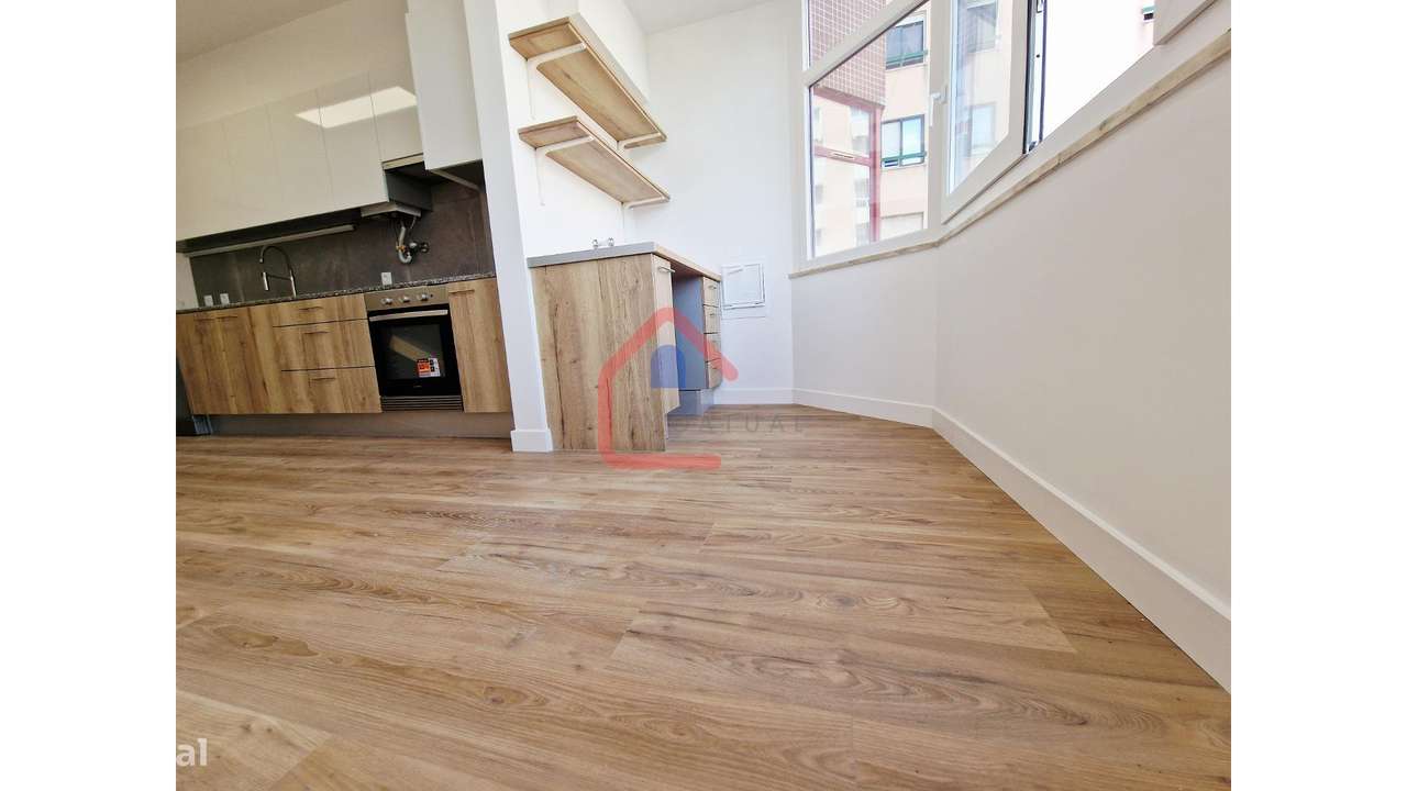 Apartamento T3 em Benfica-30