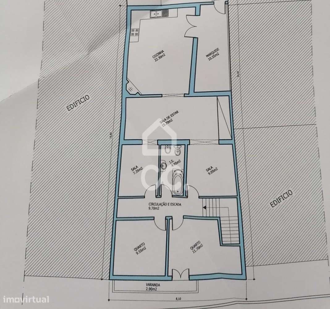 Prédio com Espaço Comercial e Habitação T3+1-32