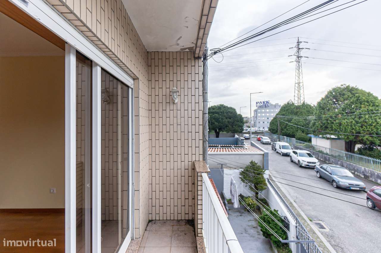 Apartamento T2 com box em Canidelo-12