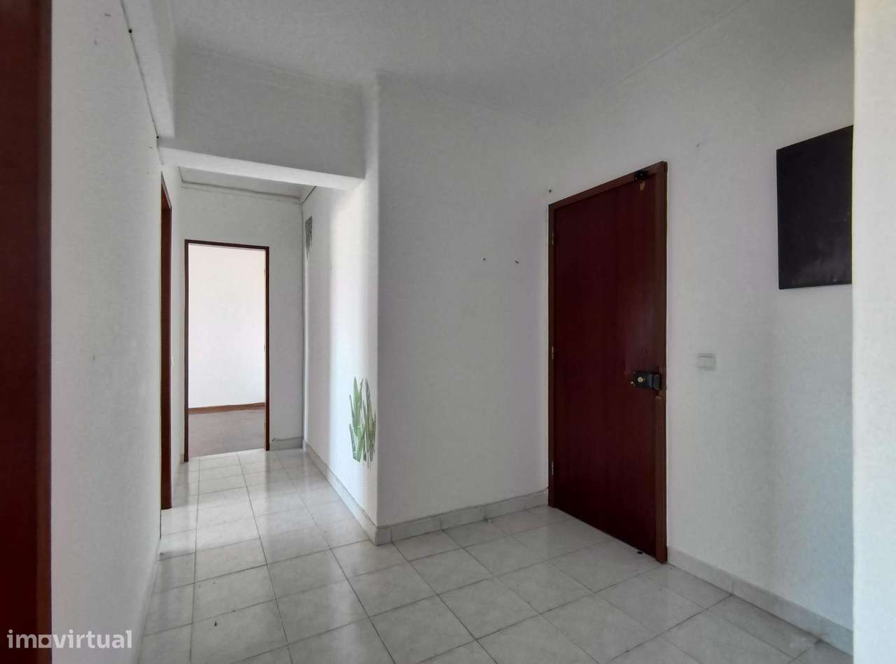Apartamento T2 na Amora - Grande imagem: 3/16