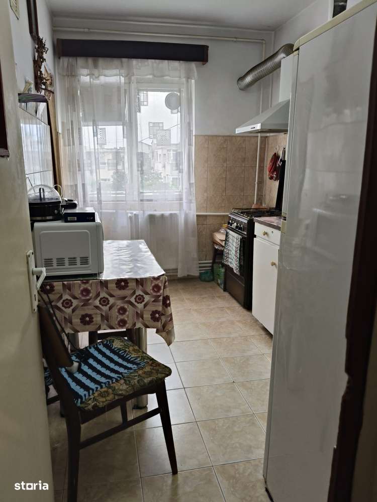 Vand apartament 3 camere zona Dorobanti 2 judetul Buzau - Imagine principală: 4/8