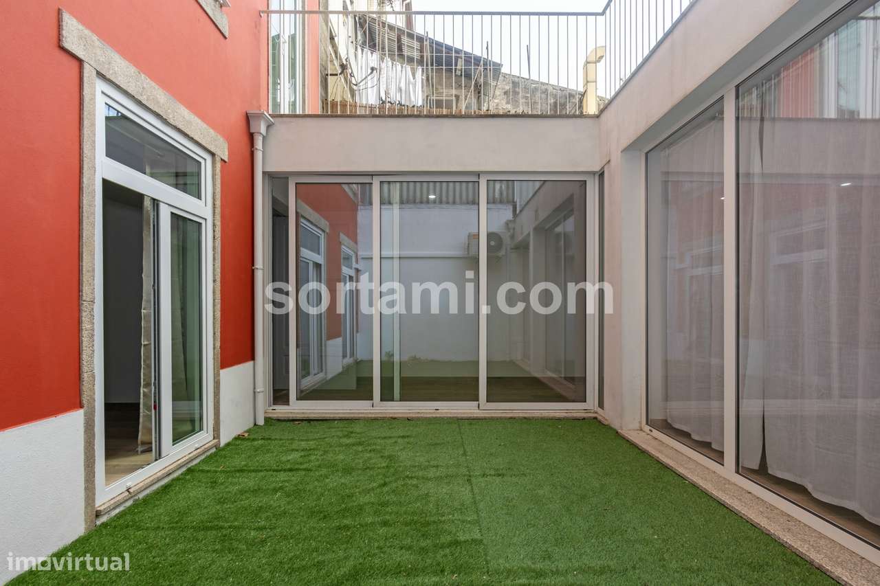 Apartamento T0+2 Venda em Cedofeita, Santo Ildefonso, Sé, Miragaia, Sã-0