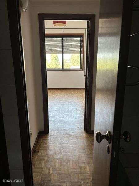 T1  com lareira e lugar de garagem - Grande imagem: 4/5