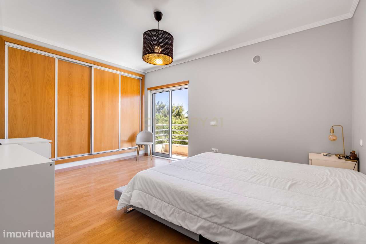 Apartamento T3 com Garagem na Quinta João de Ourém — Olhão-13