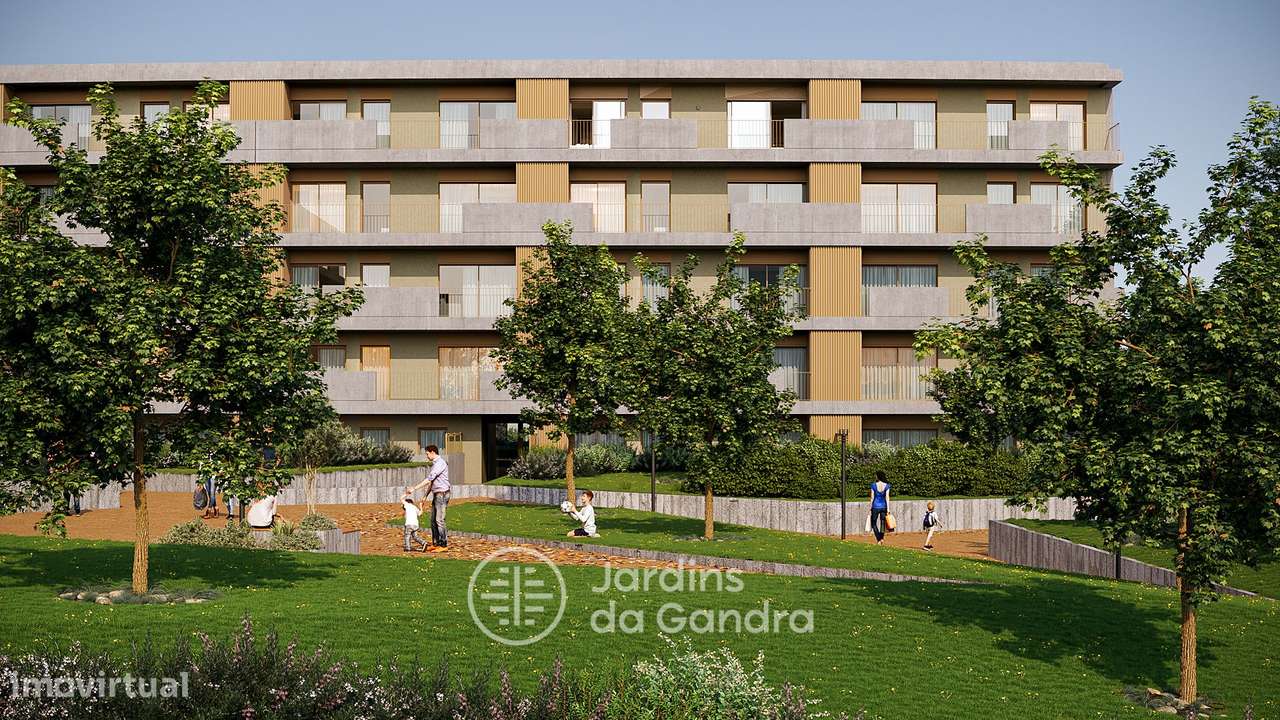 T2 em Gandra-Paredes | Boa localização (próximo A4/A41) e com jardim-12