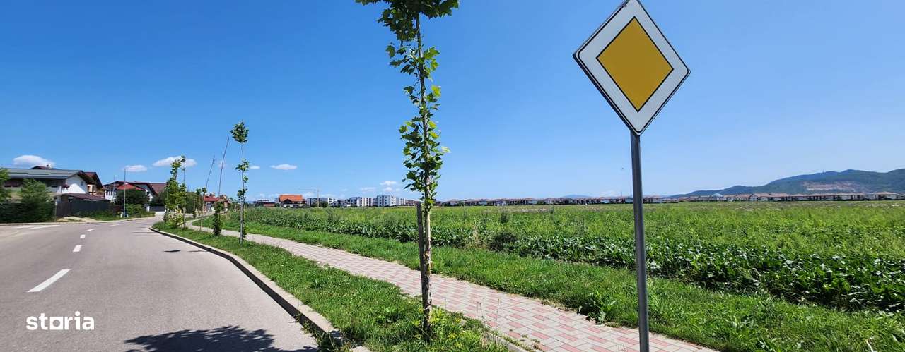 Teren 665 mp intravilan Ghimbav, str. Crizantemei, asfalt, utlitati. - Imagine principală: 4/8