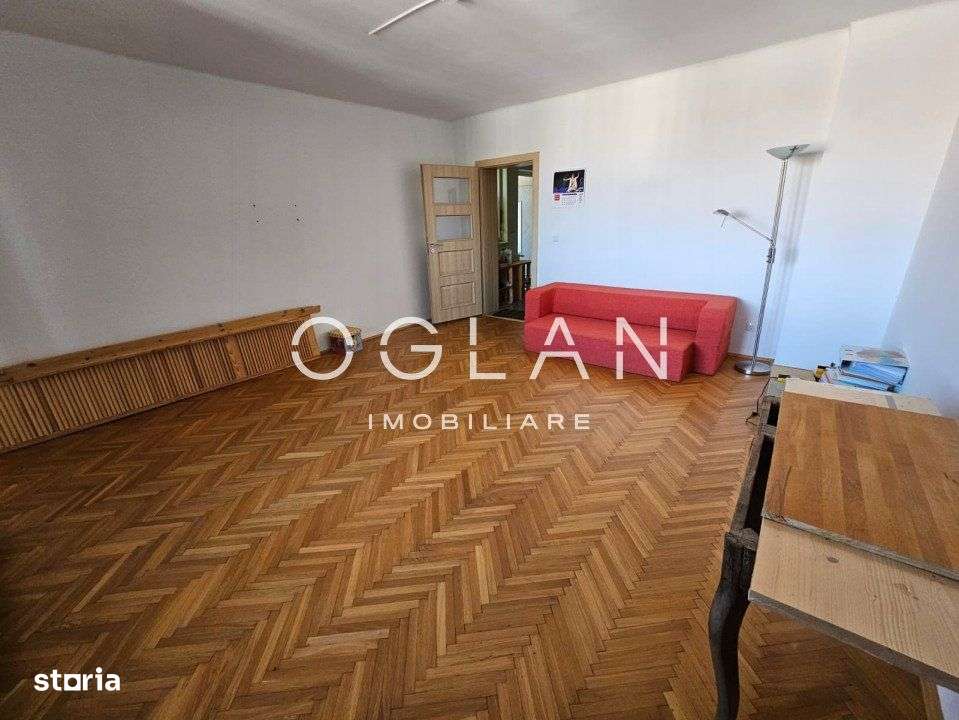 Casa 3 camere, 2 garaje, la 2 pasi de Sub Arini - Imagine principală: 5/19