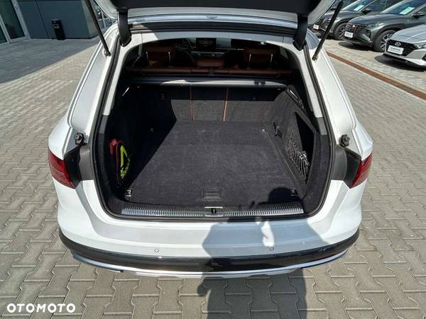 Audi A4 Allroad - 11